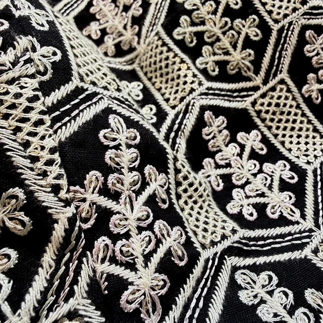 کراپ‌تاپ کرستی ژاکارد هندسی مشکی ۰۱-۲۸۲