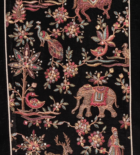 کت مخمل مشکی سوزن‌دوزی طرح هندی 01-268